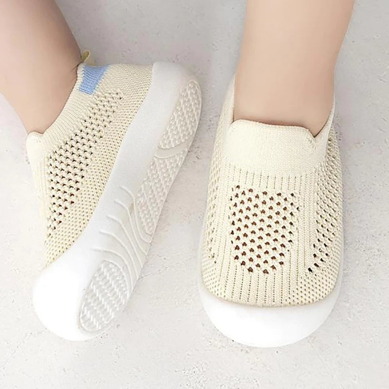 Chaussures enfants stylées et résistantes