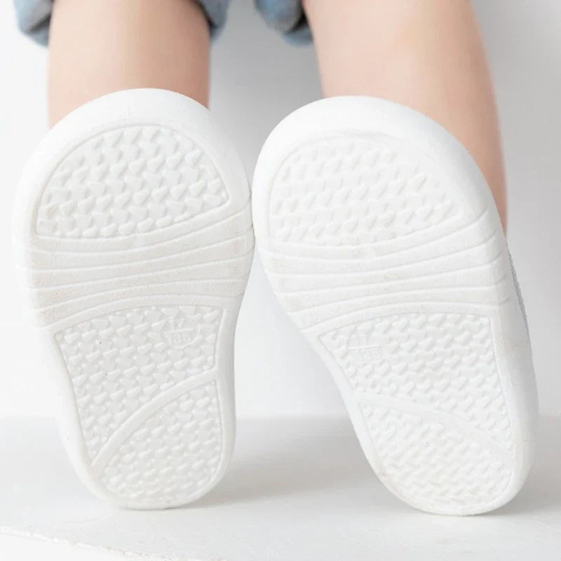 Chaussures enfants stylées et résistantes