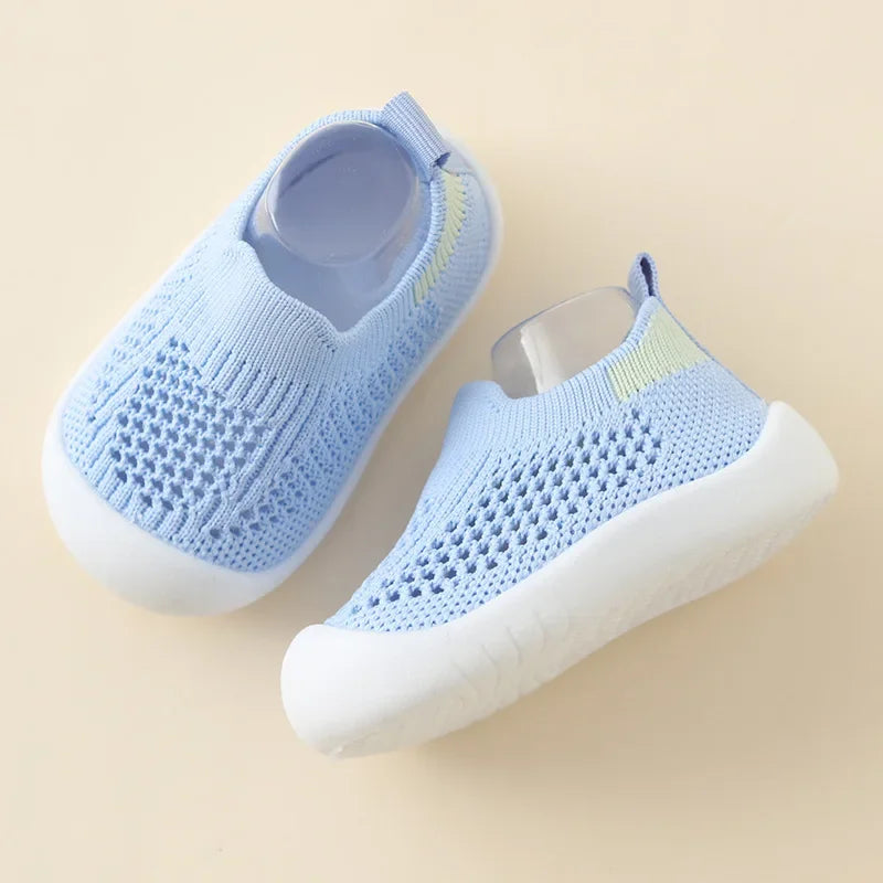 Chaussures enfants stylées et résistantes